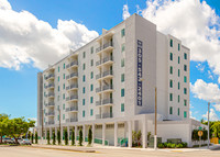 Columbus on Fifth in Miami, FL - Foto de edificio - Building Photo