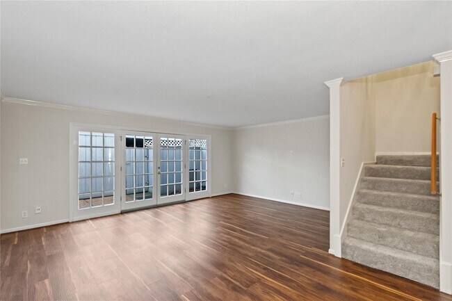 2417 Jamestown Mal in Houston, TX - Building Photo - Building Photo
