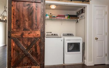 60983 Lodgepole Dr in Bend, OR - Building Photo - Building Photo