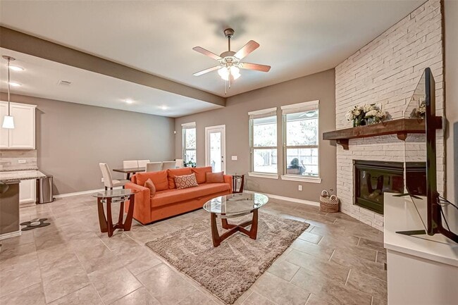 103 Pioneer Canyon Pl in Tomball, TX - Foto de edificio - Building Photo