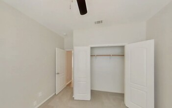 209 Moonlight Dr in Red Oak, TX - Building Photo - Building Photo