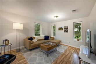 9405 Caracas Dr in Austin, TX - Building Photo - Building Photo