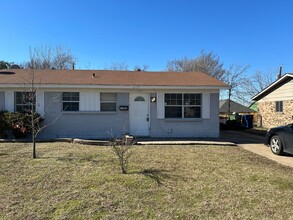 1101 Tensley Dr in Garland, TX - Building Photo - Building Photo