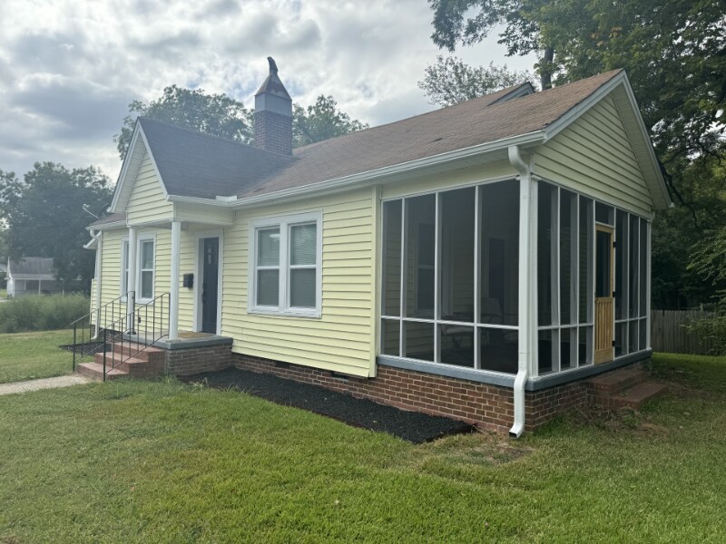 103 Walker St in Chester, SC - Building Photo
