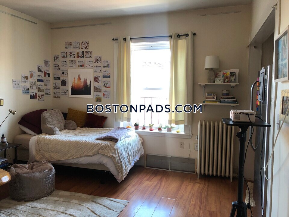 53 Saint Stephen St, Unit 4 in Boston, MA - Building Photo