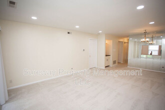 528B Willow Turn in Mount Laurel, NJ - Building Photo - Building Photo