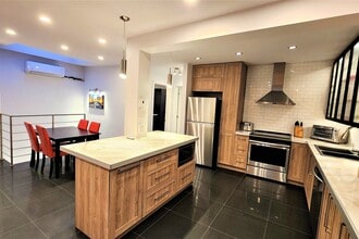 1033 Rue Berri in Montréal, QC - Building Photo - Building Photo