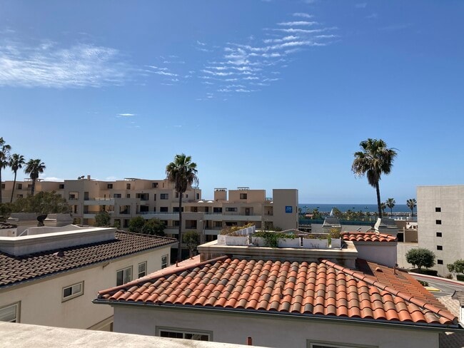 314 N Catalina Ave in Redondo Beach, CA - Foto de edificio - Building Photo
