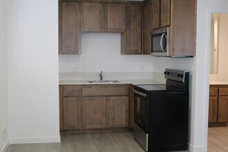 7304 Erskineville Dr in Bakersfield, CA - Building Photo - Building Photo