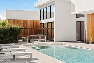 5156 N 45th Pl in Phoenix, AZ - Building Photo - Building Photo