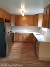 15532 27th Ave NE in Shoreline, WA - Foto de edificio - Building Photo
