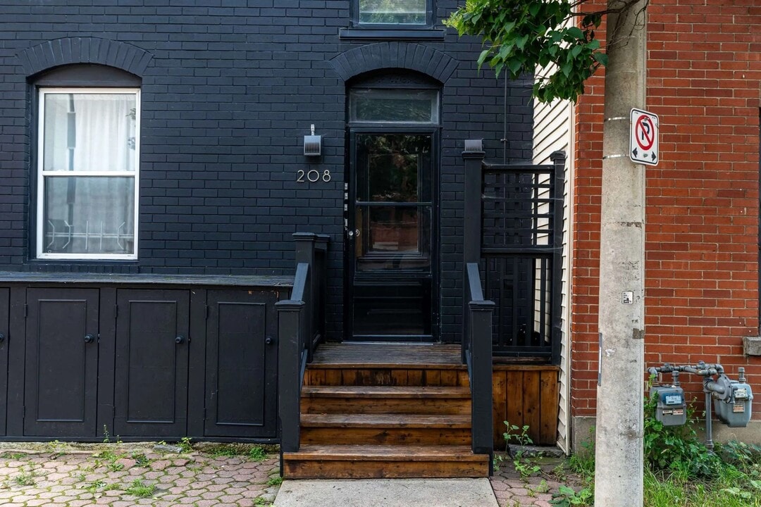 208 Clarence St in Ottawa, ON - Building Photo
