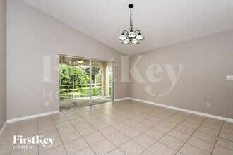 9783 Gladiolus Bulb Loop in Ft. Myers, FL - Foto de edificio - Building Photo