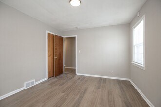 3697 Brinkmore Rd in Cleveland Heights, OH - Building Photo - Building Photo