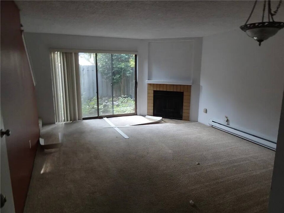 4024 S 158th St, Unit 2 in Tukwila, WA - Building Photo