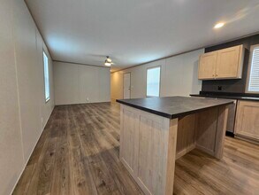 29752 Jamestown Dr in New Baltimore, MI - Building Photo - Building Photo