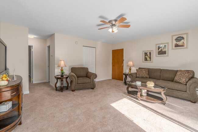 Audubon Court Apartments in Audubon, PA - Building Photo - Interior Photo