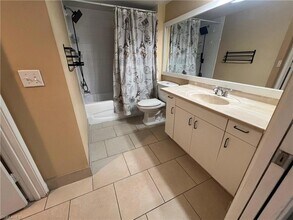 1150 Wildwood Lakes Blvd, Unit 8-108 in Naples, FL - Foto de edificio - Building Photo