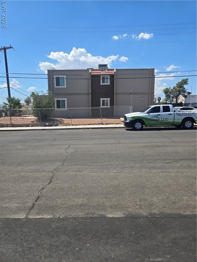 property at 33 Gold Bar Ct