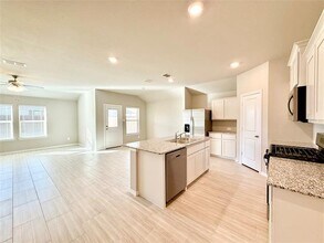 8449 Hollymead Ln in Fort Worth, TX - Building Photo - Building Photo