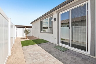 Villas Litchfield Park in Litchfield Park, AZ - Foto de edificio - Building Photo