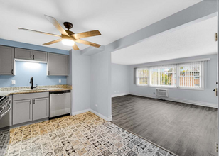 10811 S Lloyd Ave in Chicago, IL - Building Photo - Building Photo