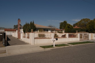 2883-2885 School St in Simi Valley, CA - Building Photo - Building Photo