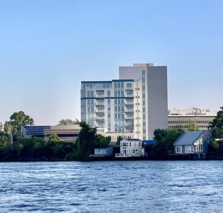 201 Beers St-Unit -51 in Port Huron, MI - Foto de edificio