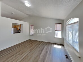 13889 S Friendship Dr in Herriman, UT - Building Photo - Building Photo