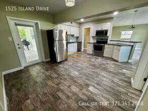 1525 Island Dr in Merritt Island, FL - Building Photo - Building Photo