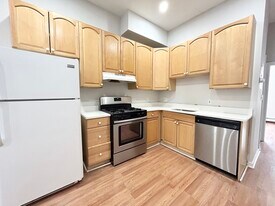 96 Hammond St in Boston, MA - Building Photo