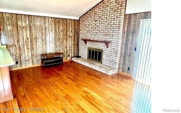 13770 White Cap Dr in Sterling Heights, MI - Building Photo - Building Photo