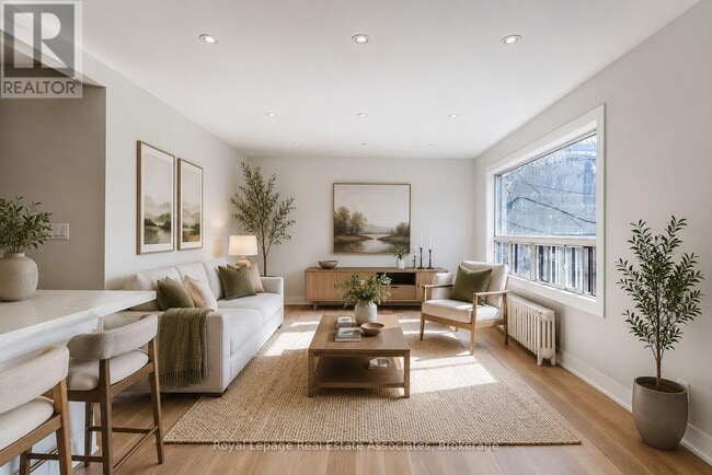 property at 237 Lakeshore Rd E