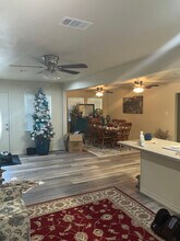 5011 Lawndale Ave in Groves, TX - Foto de edificio - Building Photo