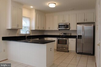 5900 Wescott Hills Way in Alexandria, VA - Building Photo - Building Photo
