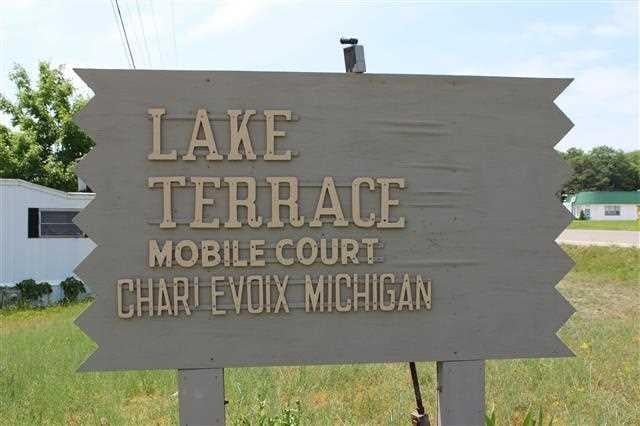 Lake Terrace Mobile Court in Charlevoix, MI - Building Photo