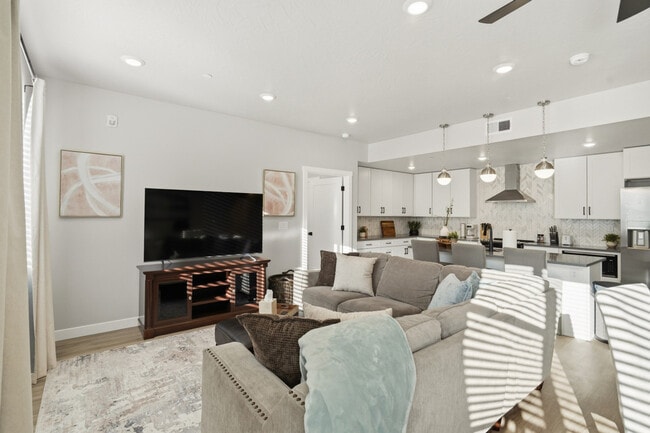 property at 206 N Chapparell Dr