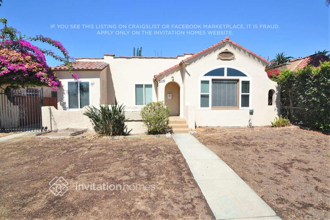 2115 Redondo Blvd in Los Angeles, CA - Building Photo