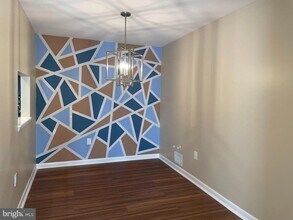 81 Willow Ct in Hamilton Township, NJ - Foto de edificio - Building Photo