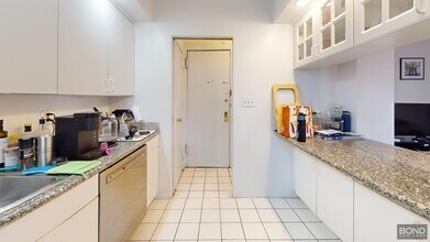 78 W 11th St in New York, NY - Building Photo - Building Photo