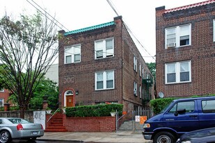 2752 Wallace Ave in Bronx, NY - Building Photo