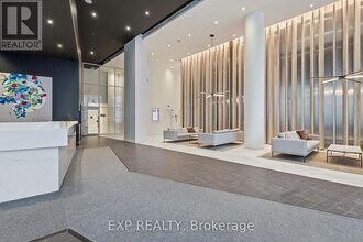 3900 Confederation Pkwy in Mississauga, ON - Building Photo - Building Photo