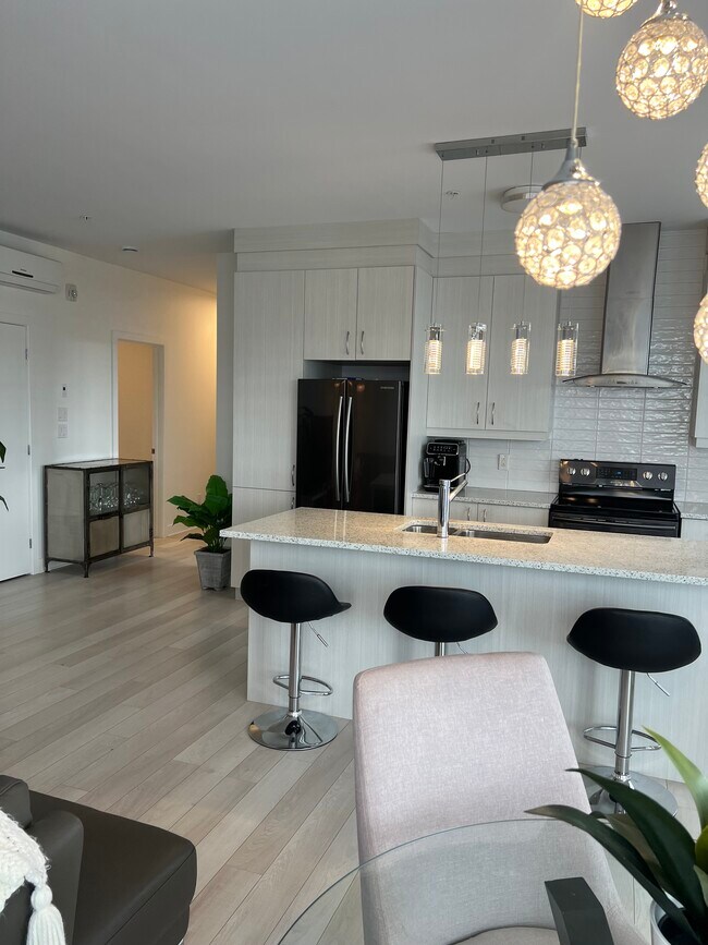 property at 335 De La Belle-Dame Av