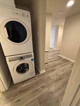10619 17th Ave SW-Unit -B in Seattle, WA - Building Photo - Building Photo