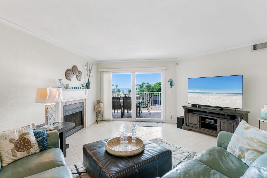 18400 Gulf Blvd in Indian Shores, FL - Building Photo