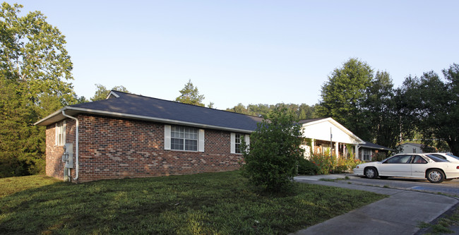 Cedars Apartments in Maynardville, TN - Building Photo - Building Photo