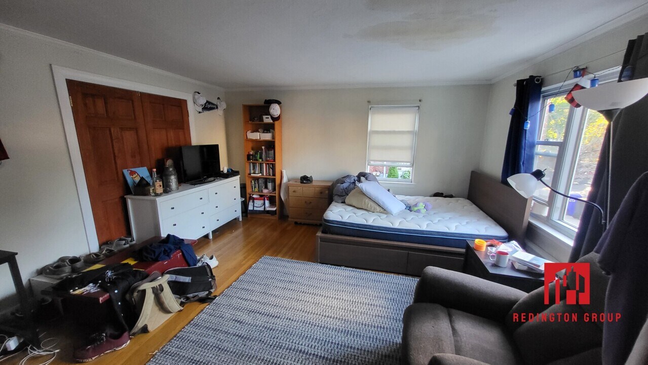 16 Caltha Rd in Boston, MA - Building Photo