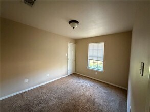 1126 W Hunt St in Sherman, TX - Foto de edificio - Building Photo