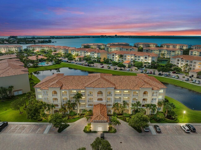 property at 1 Harbour Isle Dr E