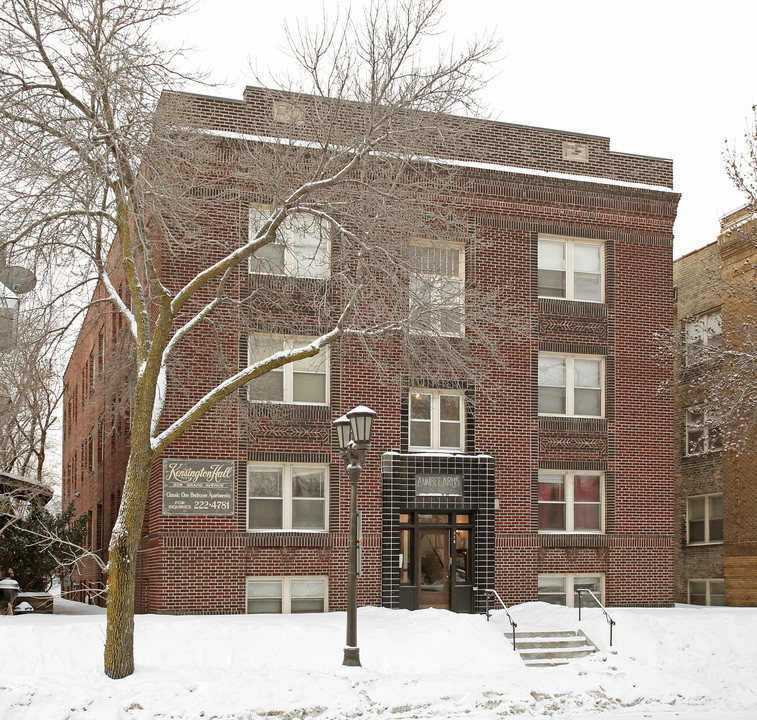 Kensington Hall Apartments in St. Paul, MN - Building Photo